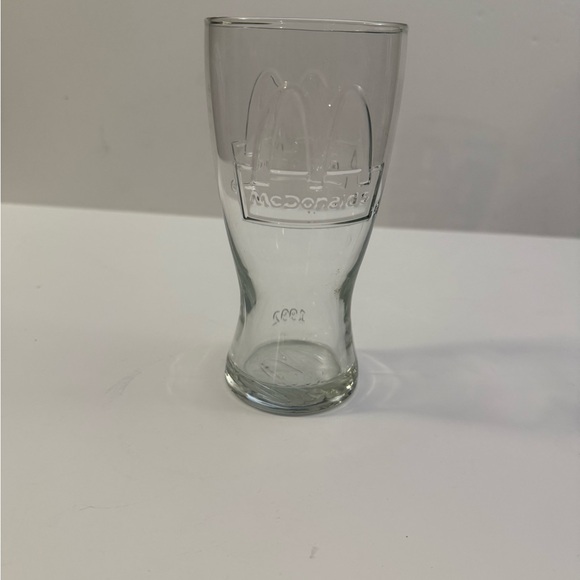 Clear Glass McDonald’s Tumbler with 1992 Engraving - Picture 3 of 3